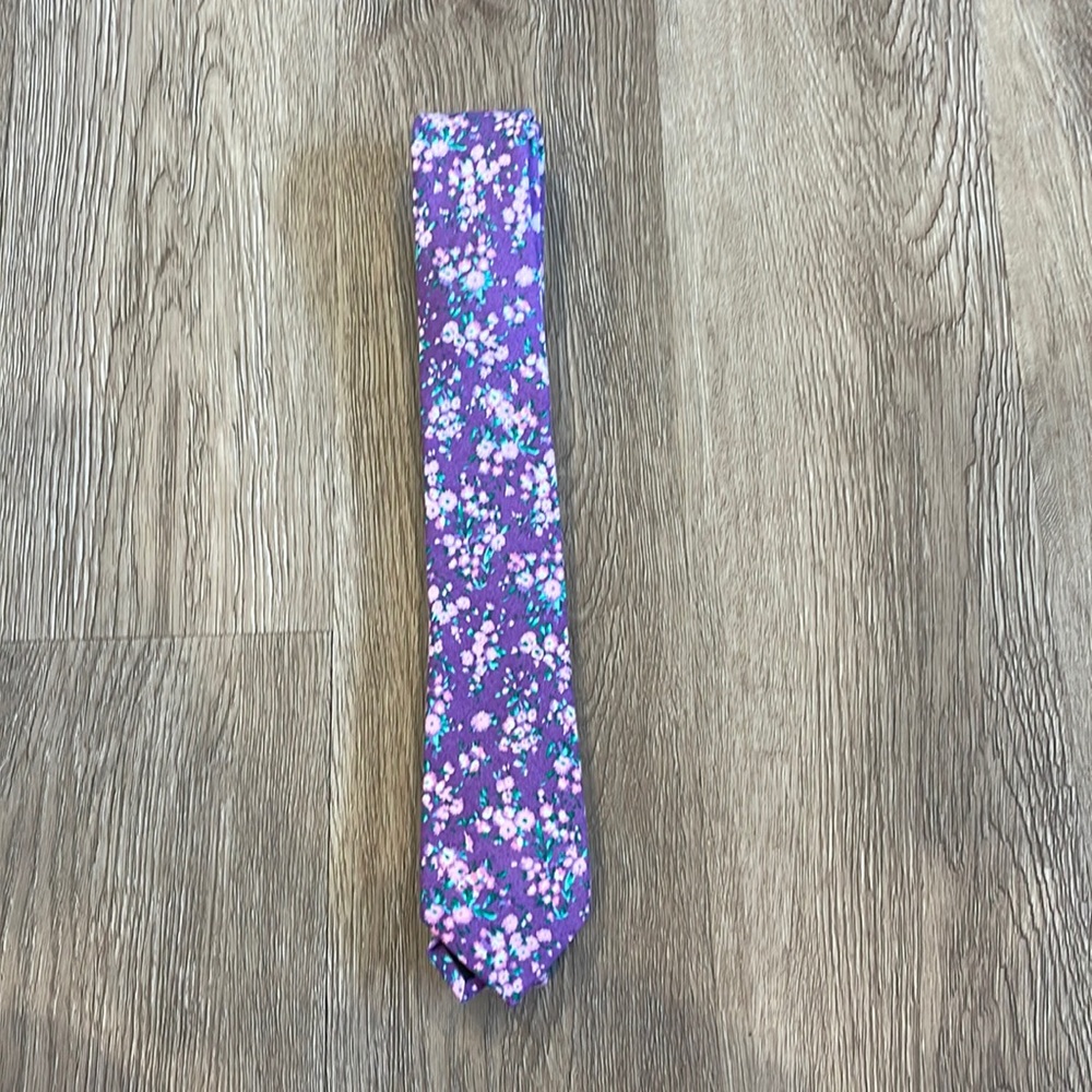 Floral tie